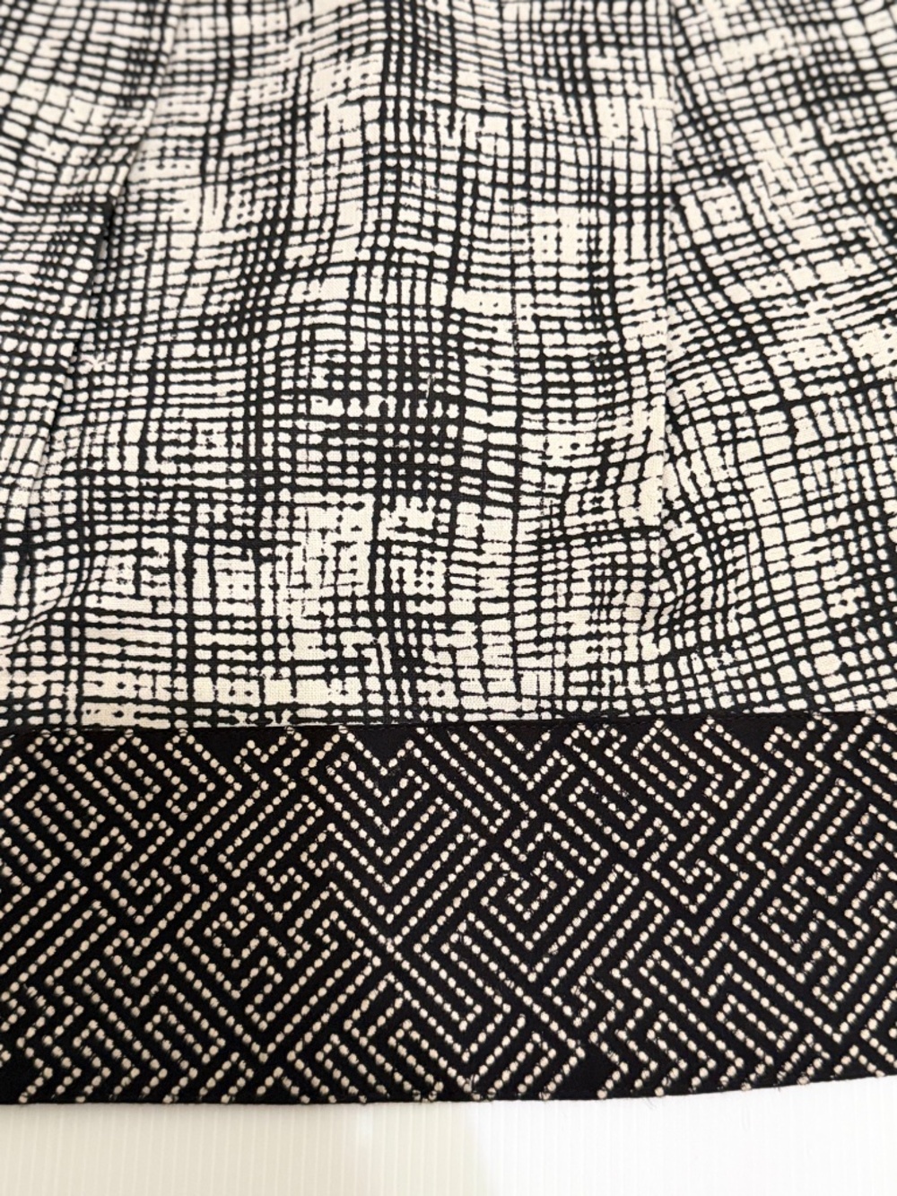 Weekend Max Mara mid-rise skirt. Size 6 - Picture 13 of 15